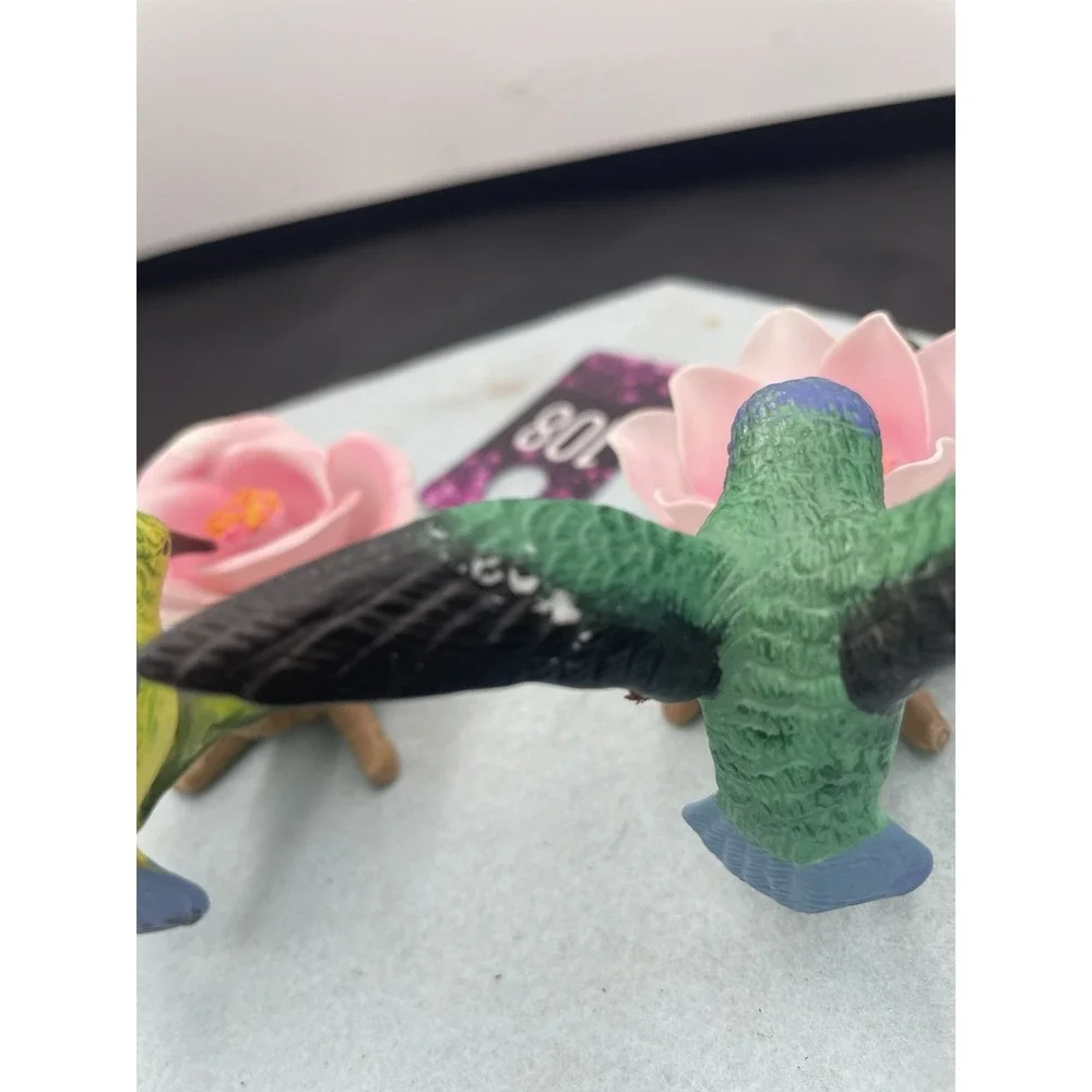 2 VNTG‎ Hummingbird Figurines